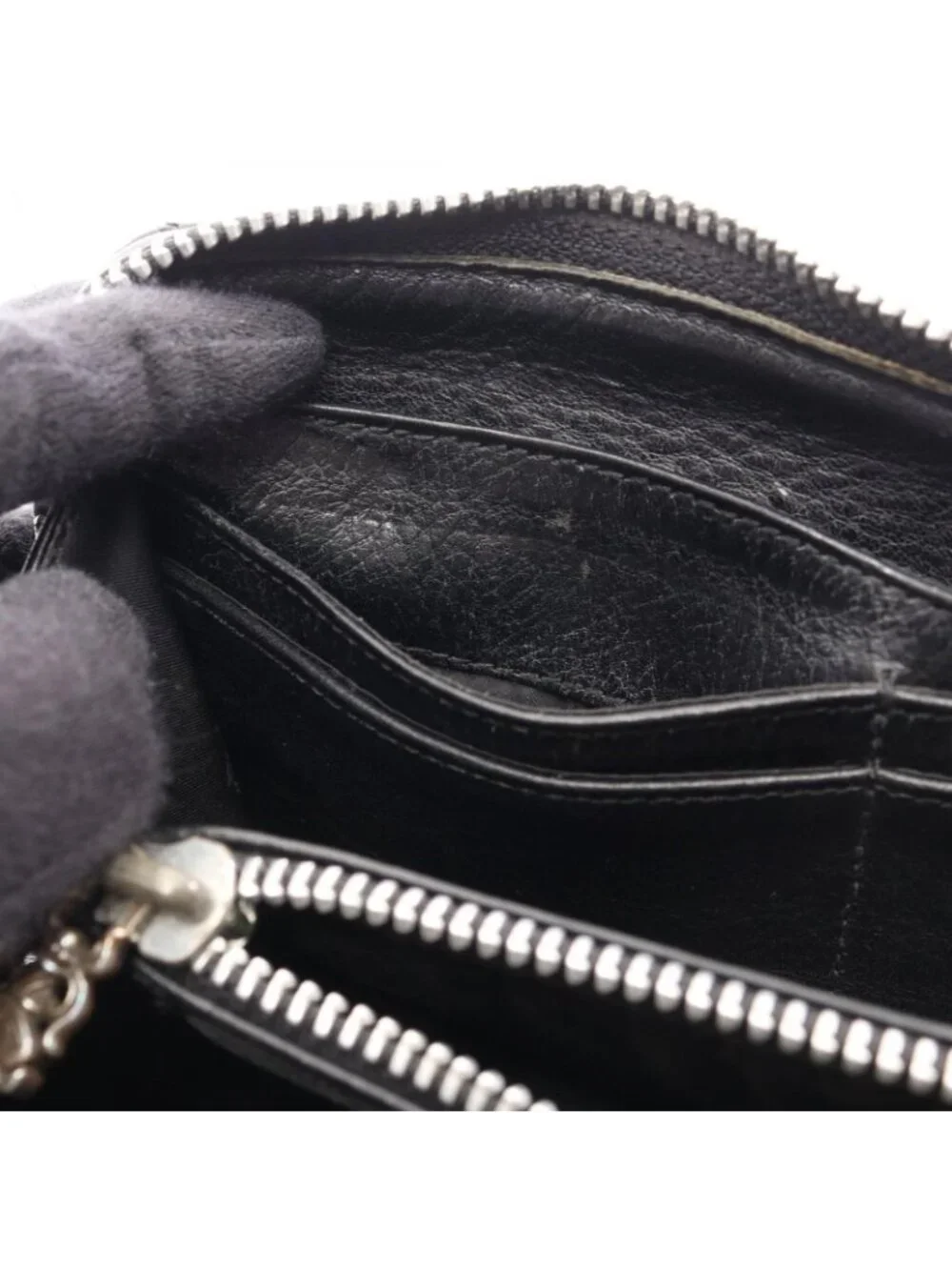 Chrome Hearts Round Wallet Cemetery Cross Patch Quilted Leather